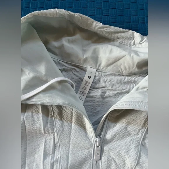 Lululemon Athletica Light Blue Windbreaker - Picture 5 of 5